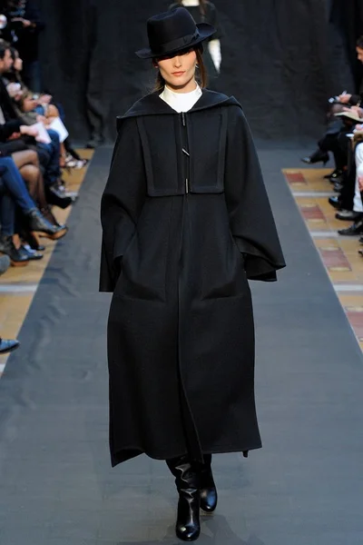Look 13